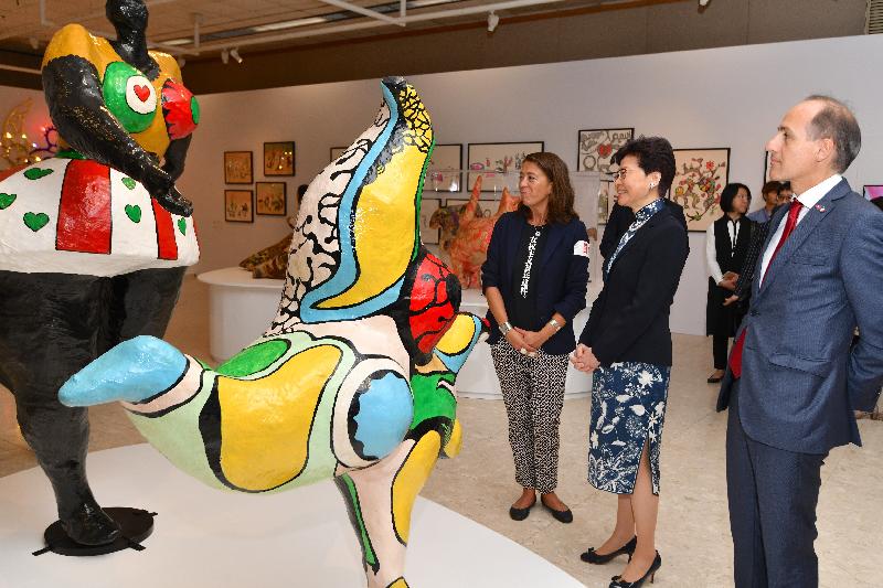 The Chief Executive, Mrs Carrie Lam, attended the official opening ceremony of Le French May Arts Festival 2019 today (May 4). Photo shows Mrs Lam (second right) touring the "Legend of the 20th century art : Niki de Saint Phalle" exhibition after the opening ceremony. 