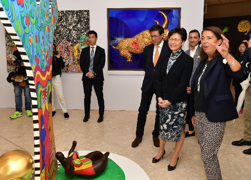 The Chief Executive, Mrs Carrie Lam, attended the official opening ceremony of Le French May Arts Festival 2019 today (May 4). Photo shows Mrs Lam (front row, second right) touring the "Legend of the 20th century art: Niki de Saint Phalle" exhibition after the opening ceremony. 