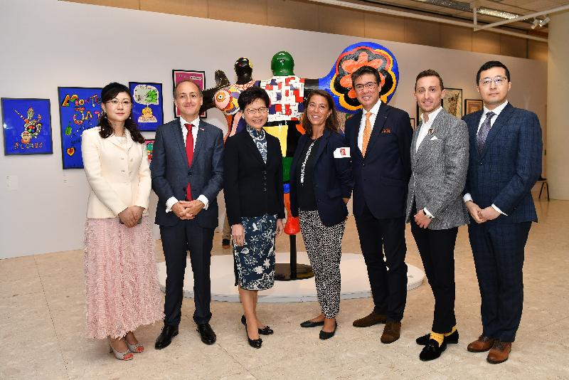 The Chief Executive, Mrs Carrie Lam, attended the official opening ceremony of Le French May Arts Festival 2019 today (May 4). Photo shows Mrs Lam (front row, second right) with the Consul General of France in Hong Kong and Macau, Mr Alexandre Giorgini (second left); the Chairman of the Board of Le French May, Dr Andrew Yuen (third right); and other guests at the "Legend of the 20th century art: Niki de Saint Phalle" exhibition after the opening ceremony.