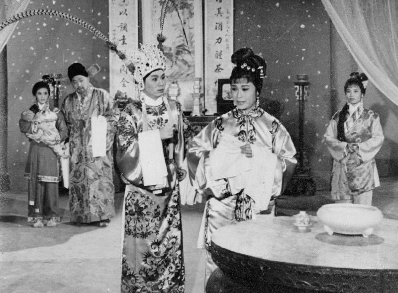 The Hong Kong Film Archive of the Leisure and Cultural Services Department will present the programme "Law Yim-hing, Ambassador of Alluring Beauty" in the "Morning Matinee" series, screening 13 of Law's films to showcase her screen personas and acting styles. Photo shows a film still of "Tragic Love of Ping-kei" (1963).