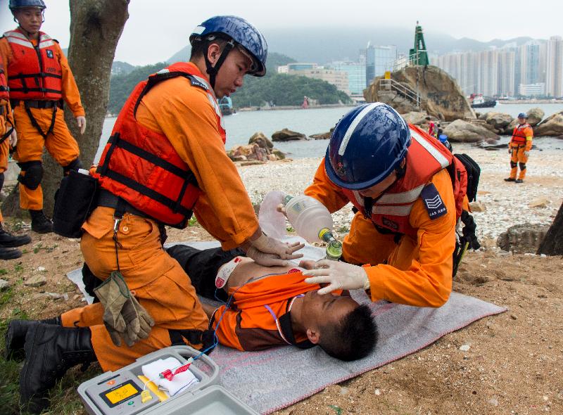 The Civil Aid Service (CAS) today (May 13) concluded its biennial large-scale exercise. The exercise was codenamed "Challenger" and lasted for two days. Photo shows CAS members conducting typhoon rescue including casualty handling and use of an automated external defibrillator.