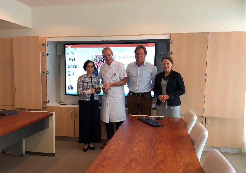 The Secretary for Food and Health, Professor Sophia Chan, today (May 17, Netherlands time) visited the Netherlands to learn more about the country's latest developments in primary healthcare services. Professor Chan (first left) is pictured with (from right) Professor Jessica Kiefte-de Jong, Professor Niels Chavannes, and Professor Douwe Atsma during a visit to Leiden University Medical Centre.

