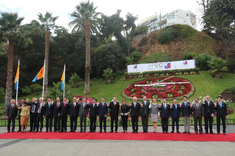 The Secretary for Commerce and Economic Development, Mr Edward Yau, attended the Asia-Pacific Economic Cooperation Ministers Responsible for Trade Meeting in Viña del Mar, Chile today (May 17, Viña del Mar time). Mr Yau (sixth left) is pictured with participating ministers of other member economies.