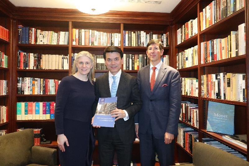 The Secretary for Commerce and Economic Development, Mr Edward Yau (centre), held a meeting with the Chief Executive Officer of the Legatum Institute, Baroness Philippa Stroud (first left), in London, the United Kingdom yesterday (May 20, London time), and was pleased to note that Hong Kong had topped the Global Index of Economic Openness 2019 recently released by the Institute.