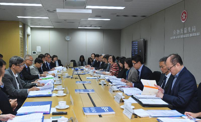 The Secretary for Food and Health, Professor Sophia Chan (sixth right), today (May 28) convened the fourth meeting of the High-level Steering Committee on Antimicrobial Resistance (AMR) to discuss the latest AMR situation and progress on relevant prevention and control measures in Hong Kong.