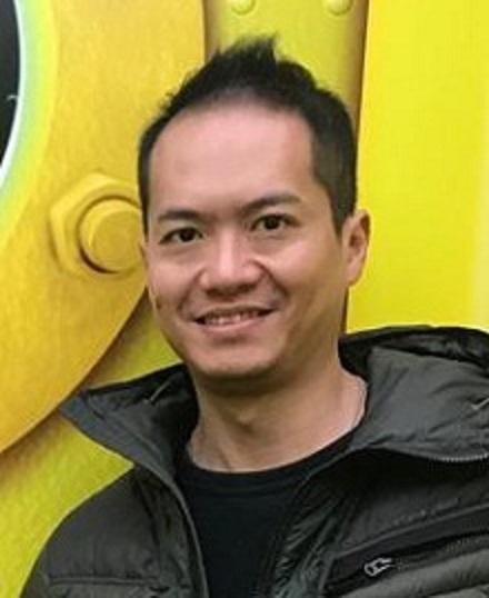 Yim Chun-pan, aged 38, is about 1.78 metres tall, 68 kilograms in weight and of medium build. He has a long face with yellow complexion, short black hair and tattoos on his back and thigh. He was last seen wearing a black and white short-sleeved shirt. 