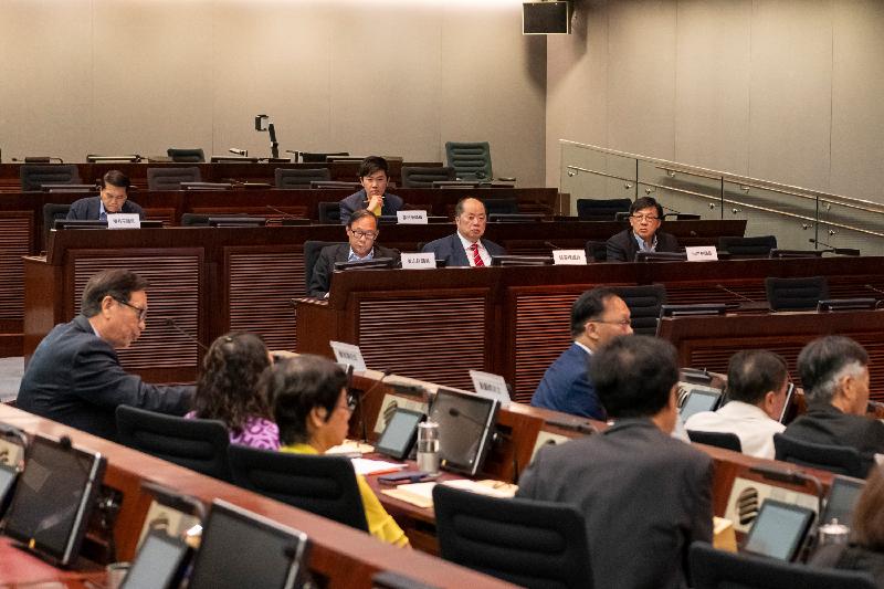 Members of the Legislative Council and the Tuen Mun District Council exchange views today (June 4) on the replanning of the San Hui old area.