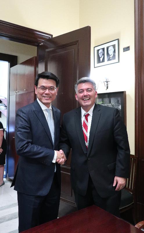 The Secretary for Commerce and Economic Development, Mr Edward Yau (left), met with the Chairman of the Subcommittee on East Asia, the Pacific and International Cybersecurity Policy of the United States (US) Senate Foreign Relations Committee, Mr Cory Gardner (right), today (June 11, Eastern Standard Time) in Washington, DC, the US.

