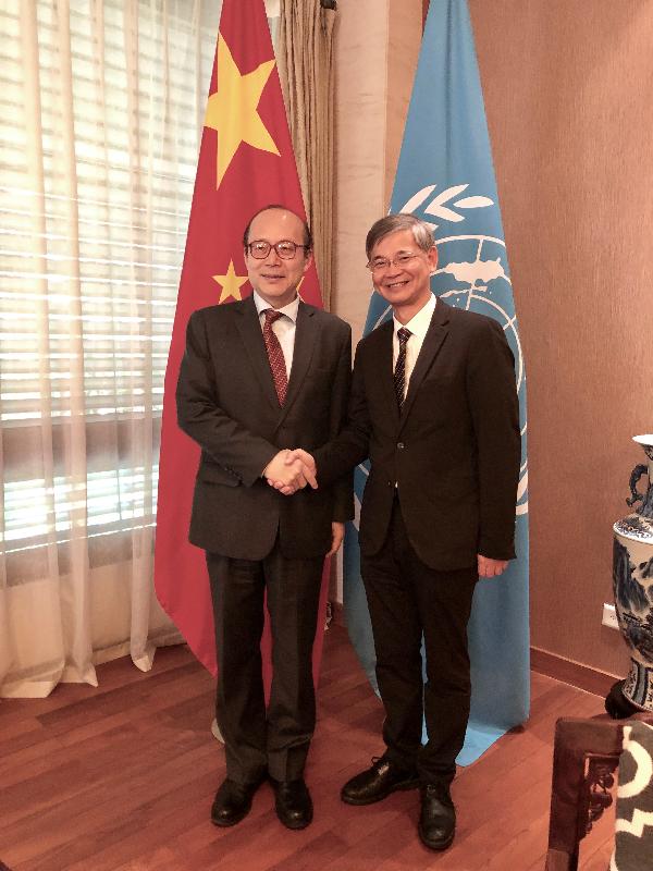 The Secretary for Labour and Welfare, Dr Law Chi-kwong (right), called on the Ambassador Extraordinary and Plenipotentiary and Permanent Representative of the People's Republic of China to the United Nations Office at Geneva and other International Organizations in Switzerland, Mr Chen Xu, to update him on the latest labour market and economic situation in Hong Kong yesterday (June 17, Geneva time).