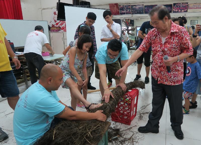 The Mid-Autumn Festival - the Tai Hang fire dragon dance has been selected as one of the Remarkable Examples of Good Practice for Safeguarding the National Intangible Cultural Heritage (ICH) Items by the Ministry of Culture and Tourism. Photo shows participants learning from an ICH bearer how to craft a fire dragon in a workshop held by the ICH Office.