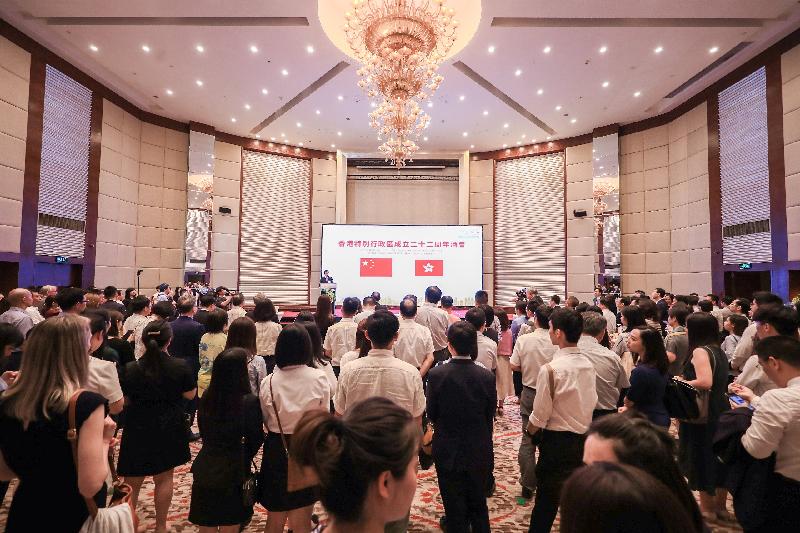 The Hong Kong Economic and Trade Office in Wuhan (WHETO) today (June 27) held the Reception for the 22nd Anniversary of the Establishment of the Hong Kong Special Administrative Region (HKSAR) in Wuhan, Hubei Province. 