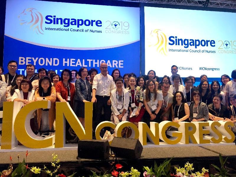 The Secretary for Food and Health, Professor Sophia Chan, today (June 28) attended the International Council of Nurses Congress in Singapore. Professor Chan (front row, fourth left) is pictured with congress participants from Hong Kong after her presentation on tobacco control strategies at a discussion session. 