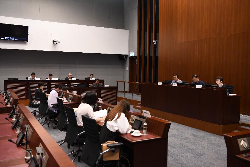 Members of the Legislative Council and the Wan Chai District Council today (June 28) discuss the land use planning for a site at Caroline Hill Road. 