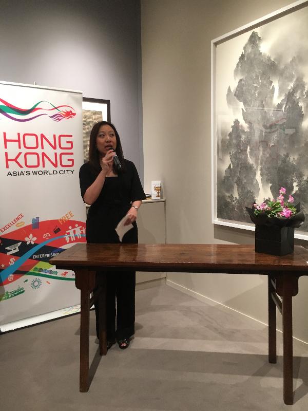 香港驻伦敦经济贸易办事处处长杜洁丽于六月二十七日（伦敦时间）在「2019伦敦巨匠臻藏艺博会」典亚艺博香港展馆的开幕仪式上致辞。