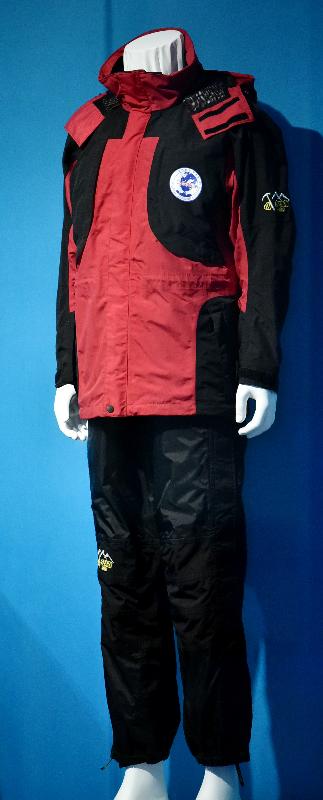「現代化之路──共和國七十年」展覽今日（七月二日）於香港歷史博物館開幕。圖示展覽展出中國北極科學考察隊隊員在北極考察時穿過的隊服。