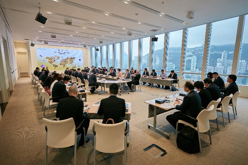 The Hong Kong Monetary Authority and the State-owned Assets Supervision and Administration Commission of the State Council jointly held the second High-level Roundtable on July 9 and 10 in Hong Kong to discuss how Hong Kong can facilitate central state-owned enterprises' investment and expansion in Belt and Road countries.