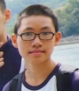 Lai Ming-sing, aged 12, is about 1.6 metres tall, 50 kilograms in weight and of thin build. He has a sharp face with yellow complexion and short black hair. He was last seen wearing a pair of glasses, a blue and white short-sleeved crew-neck t-shirt, blue shorts and white sports shoes, and carrying a blue backpack.