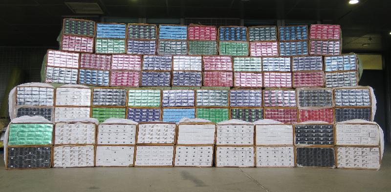 Hong Kong Customs yesterday (July 11) seized about 1.7 million suspected illicit cigarettes with an estimated market value of about $4.7 million and a duty potential of about $3.2 million at Shenzhen Bay Control Point.