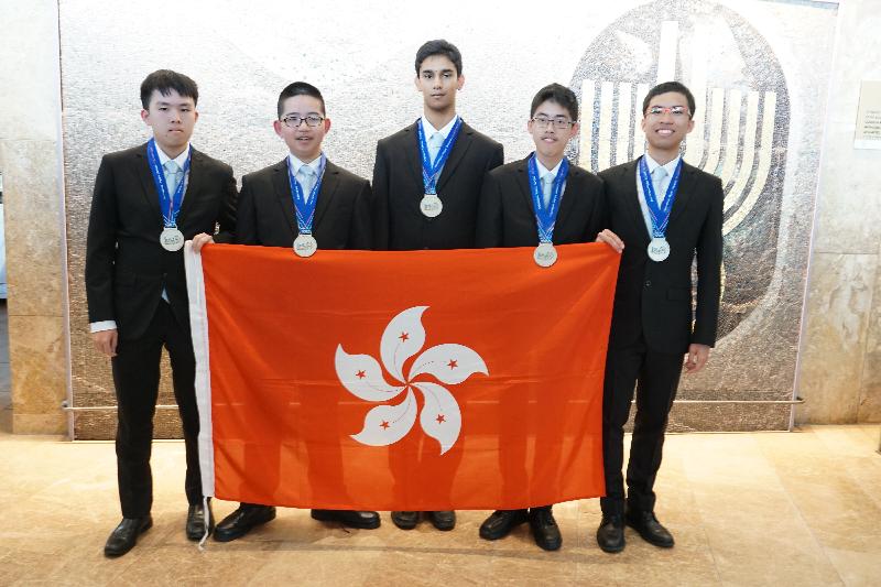 Five students representing Hong Kong achieved pleasing results in the 50th International Physics Olympiad held in Tel Aviv, Israel. They are (from left) Chau Chun-wang, Lau Sze-chun, Gaurav Arya, Li Tat-sang and Jeff Kwan.
