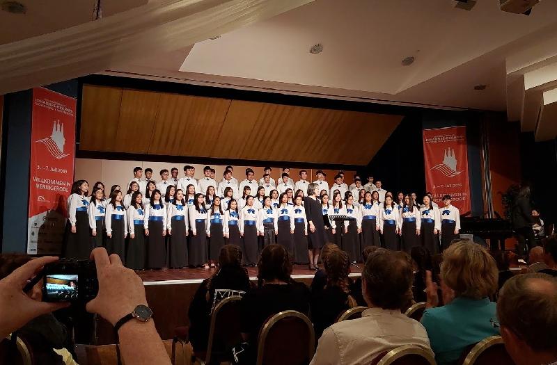 The Music Office Youth Choir of the Leisure and Cultural Services Department has won three gold awards in the 11th International Johannes Brahms Choir Festival and Competition held in Germany from July 3 to 7, and was also the category winner of the Youth Mixed Voices and the Equal Voices (Female Choirs) categories.