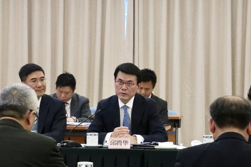 The second Joint Conference on Advancing Hong Kong's Full Participation in and Contribution to the Belt and Road Initiative was convened by the Government of the Hong Kong Special Administrative Region with the National Development and Reform Commission, the Hong Kong and Macao Affairs Office of the State Council and other relevant Mainland ministries in Beijing today (July 19). Photo shows the Secretary for Commerce and Economic Development and Hong Kong-side Convenor of the Joint Conference, Mr Edward Yau (right), speaking at the conference. Looking on is the Commissioner for Belt and Road, Mr Denis Yip (left).