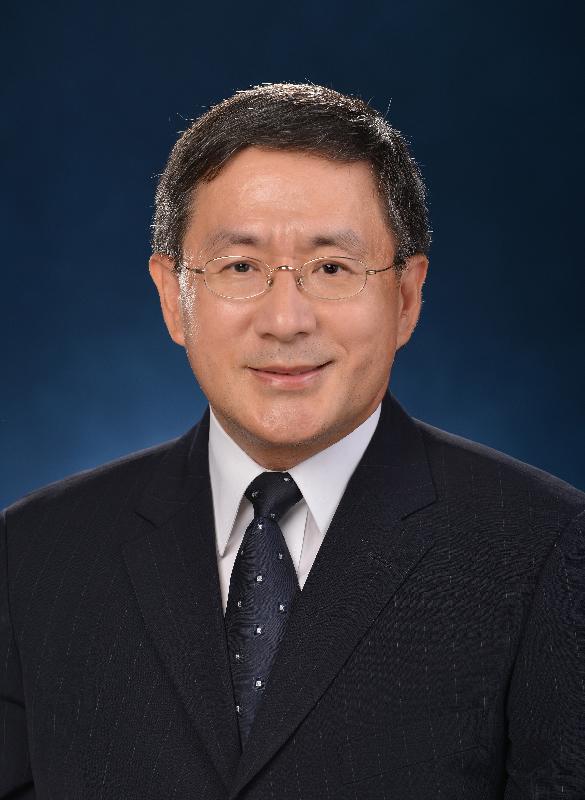 前创新及科技局常任秘书长卓永兴服务政府三十八年后，已展开退休前休假。
