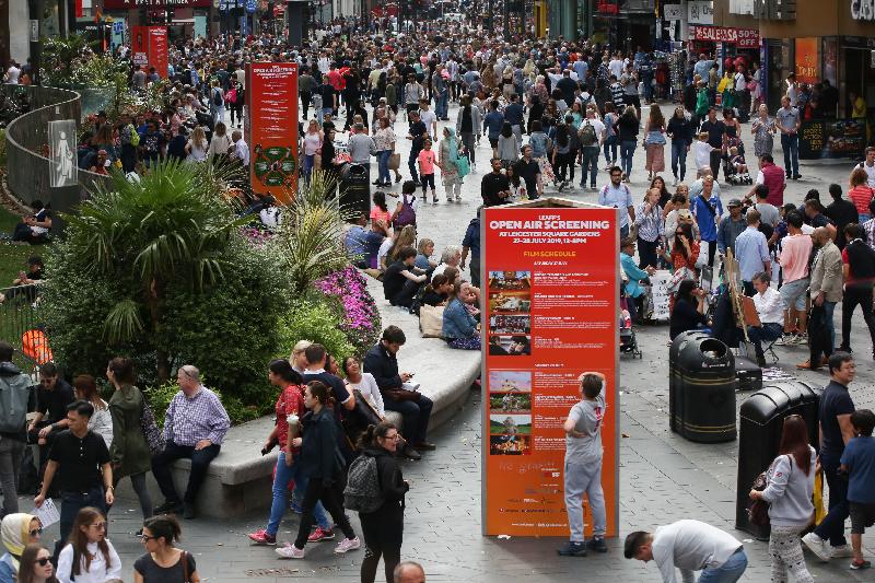 There was a carnival atmosphere in Leicester Square during the London East Asia Film Festival Open Air Screenings of Hong Kong and Chinese movies on July 28 (London time), with music, acrobats and dancers.
