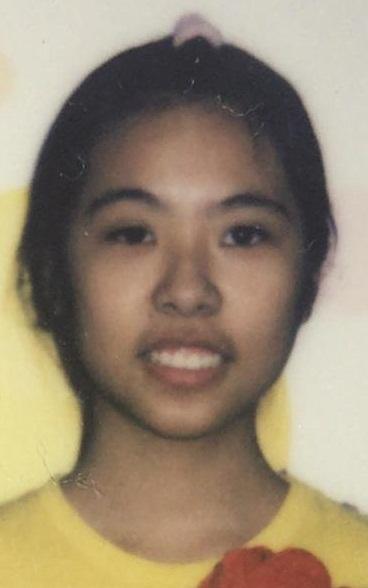 15-year-old missing girl Tsui Ching-tung is about 1.65 metres tall, 47 kilograms in weight and of thin build. She has a pointed face with yellow complexion and long black hair. She was last seen wearing a black short-sleeved top and black trousers. 
  