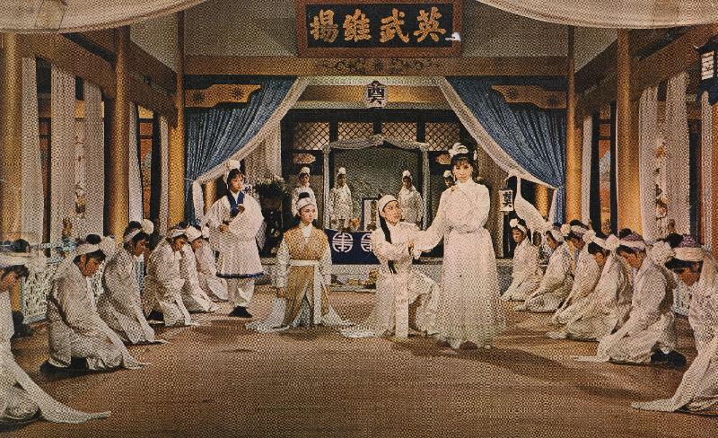 康乐及文化事务署香港电影资料馆的「影画早晨」节目将以「银光承传——粤剧申遗十周年」为题，于九月至十二月选映十四出粤剧电影。节目逢星期五上午十一时放映。图示《樊梨花》（1968）剧照。 