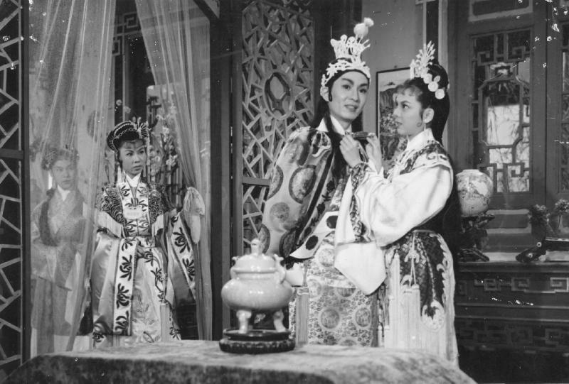 The Hong Kong Film Archive of the Leisure and Cultural Services Department will present "Celebrating Inheritance and Integration - 10th Anniversary of Inscription of Cantonese Opera onto Representative List of the Intangible Cultural Heritage of Humanity" as part of the "Morning Matinee" series at 11am on Fridays from September to December. Fourteen Cantonese opera films will be screened. Photo shows a film still from "The Romantic Monk" (1956).  