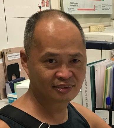 Chan Wai-cheong, aged 53, is about 1.7 metres tall, 82 kilograms in weight and of medium build. He has a round face with yellow complexion and short black hair. He was last seen wearing a blue short-sleeved T-shirt, camouflage-patterned shorts and grey flip flops.