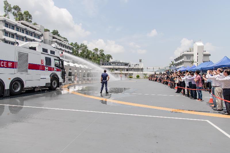 The Legislative Council Panel on Security conducted a visit to the Police Tactical Unit Headquarters in Fanling today (August 12) to observe a demonstration session of the specialised crowd management vehicles, commonly known as "water cannon vehicles".