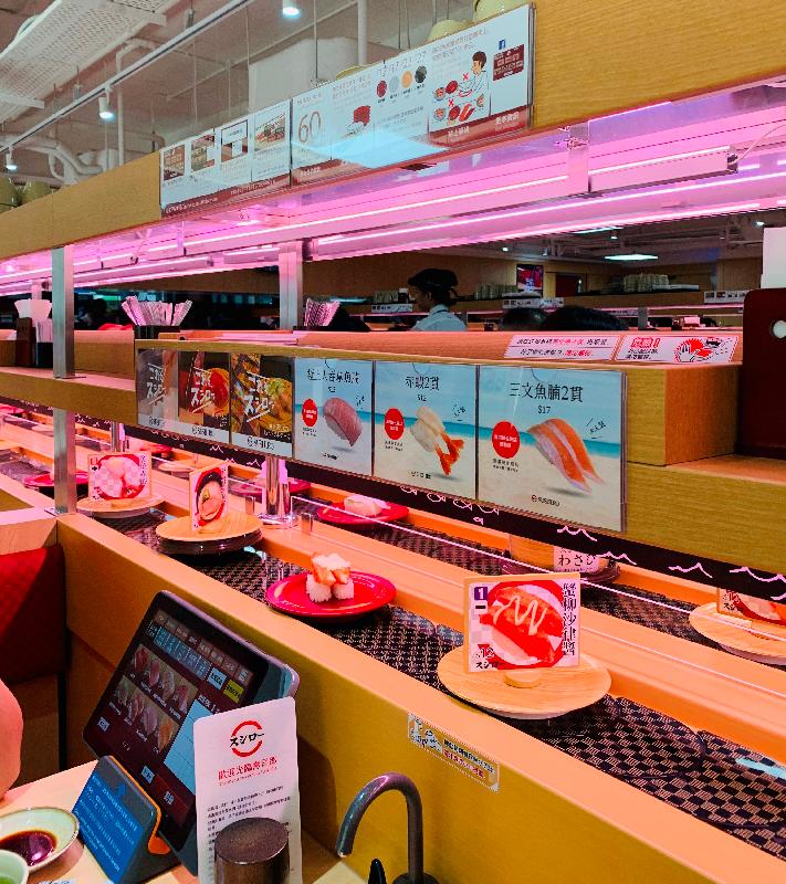 Japanese conveyor belt sushi restaurant chain Sushiro opened its first Hong Kong outlet today (August 13) at a commercial building near Jordan MTR Station, offering traditional and creative sushi plus other side dishes and desserts.
