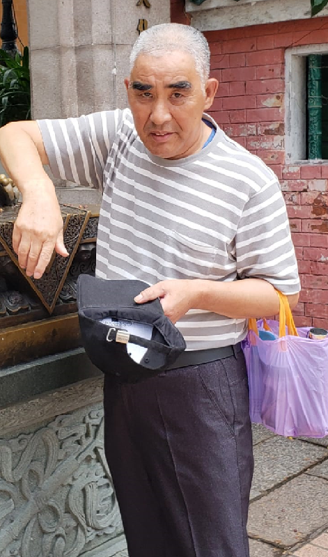 Chen Shulin, aged 65, is about 1.65 metres tall, 77 kilograms in weight and of fat build. He has a long face with yellow complexion and short white hair. He was last seen wearing a dark-coloured short-sleeved shirt, black shorts and blue slippers.