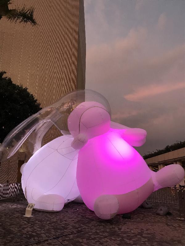 The Leisure and Cultural Services Department will exhibit an interactive lighting installation entitled "Magic Behind the Moon" at the Hong Kong Cultural Centre Piazza from August 30 until September 22 to celebrate the Mid-Autumn Festival. Photo shows giant inflatable rabbits with the use of augmented reality effects.
