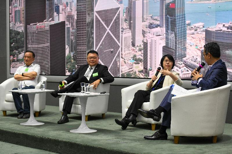 The Commerce and Economic Development Bureau held a symposium for small and medium enterprises (SMEs) titled “New measures in facing economic downturn” today (September 4) to provide an overview of various government funding schemes and the new support measures for SMEs. Photo shows the Permanent Secretary for Innovation and Technology, Ms Annie Choi (second right); and the Chairman of the Board of Directors of the Hong Kong Science and Technology Parks Corporation, Dr Sunny Chai (second left) taking part at the panel session titled “Technological Application and Upgrading”. Some trade representatives also shared their successful experience at the session.