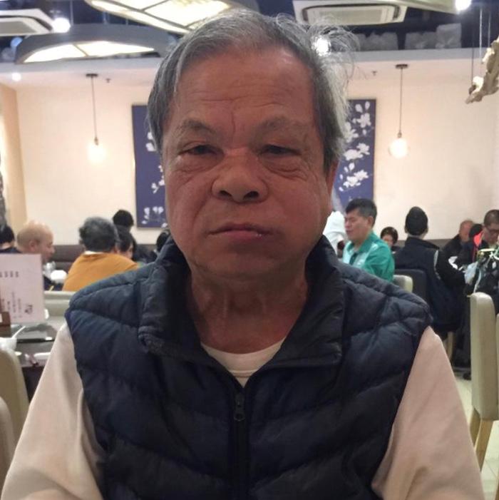 Ho Chi-nang, aged 76,is about 1.65 metres tall, 60 kilograms in weight and of medium build. He has a square face with yellow complexion and short grey hair. He was last seen wearing a pair of blue slippers and carrying a black crutch.