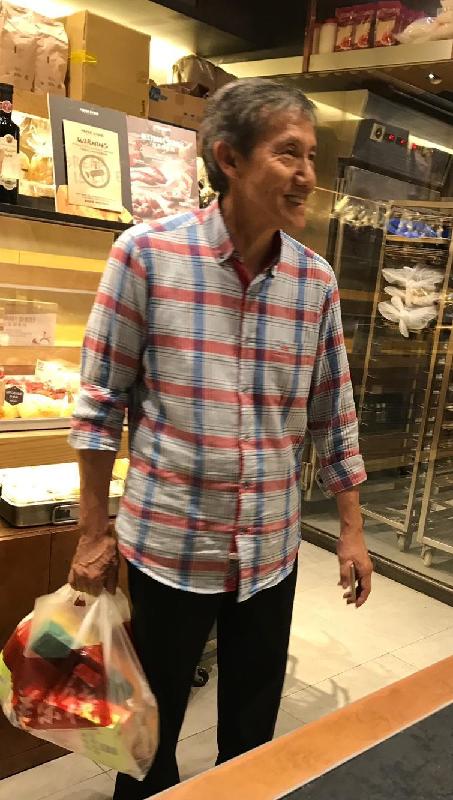 Li Che-shing, aged 66, is about 1.73 metres tall, 70 kilograms in weight and of thin build. He has a pointed face with yellow complexion and short grey hair. He was last seen wearing a white, red and blue shirt, dark blue trousers and black shoes and holding a plastic bag.