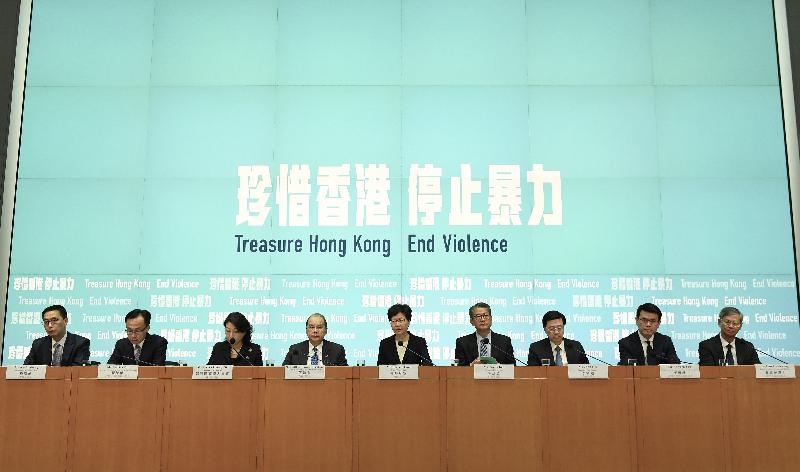 The Chief Executive, Mrs Carrie Lam (centre), together with Secretaries of Department and Directors of Bureau, holds a press conference today (October 4).