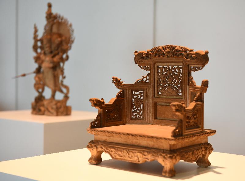 An exhibition entitled "Inheritance – The Intangible Cultural Heritage of Japan" will be open to the public at the Exhibition Hall, 1/F, Low Block, Hong Kong City Hall tomorrow (October 12). Photo shows a chair of the Three Pure Ones by local intangible cultural heritage bearer Siu Ping-keung.