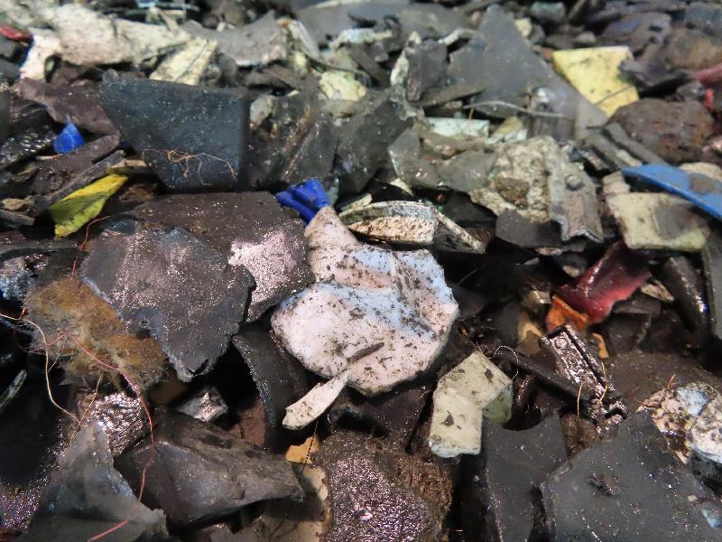 环境保护署今年三月至四月期间在香港海关协助下，在葵涌货柜码头截获都市废物。