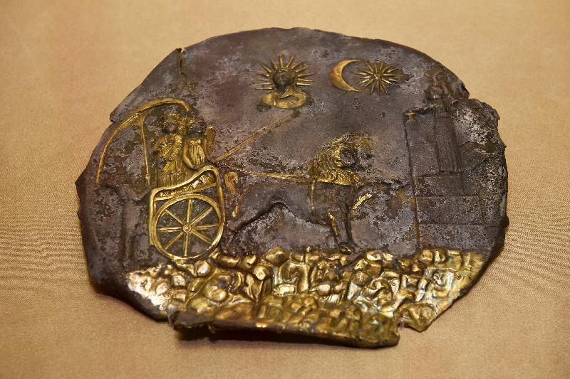 The opening ceremony for the exhibition "Glistening Treasures in the Dust - Ancient Artefacts of Afghanistan" was held today (November 5) at the Hong Kong Museum of History. Picture shows the "Decorative disk with Cybele" (3rd century BC) unearthed at a temple at Aï Khanum.