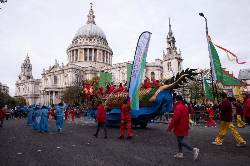 The Hong Kong Economic and Trade Office, London (London ETO), took part in the City of London Lord Mayor's Show on November 9 (London time) with a float celebrating Hong Kong's intangible cultural heritage and featuring an almost full-size boat from the Tai O dragon boat water parade. Picture shows the London ETO entry passing St Paul's cathedral.