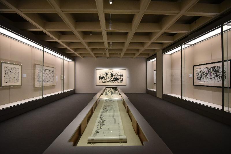 After major expansion and renovation, the Hong Kong Museum of Art will be ready for public visits tomorrow (November 30) with 11 new exhibitions. Picture shows the exhibition "From Dung Basket to Dining Cart: 100th Anniversary of the Birth of Wu Guanzhong".