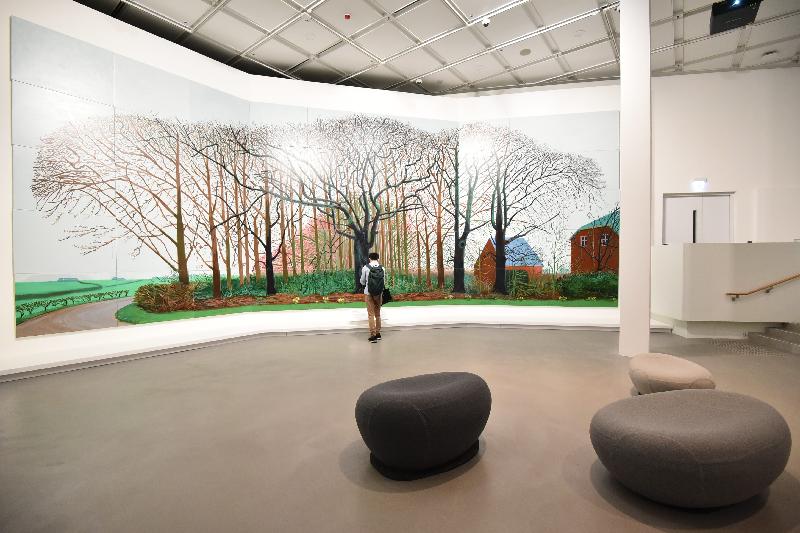 After major expansion and renovation, the Hong Kong Museum of Art will be ready for public visits tomorrow (November 30) with 11 new exhibitions. Picture shows one of the exhibits, "Bigger Trees near Warter or/ou Peinture sur le Motif pour le Nouvel Age Post-Photographique" by David Hockney, in the exhibition "A Sense of Place: from Turner to Hockney".