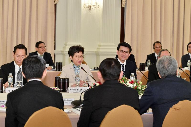 The Chief Executive, Mrs Carrie Lam (third left), meets the Deputy Prime Minister of Thailand, Dr Somkid Jatusripitak, in Bangkok, Thailand, today (November 29). Photo also shows the Convenor of the Non-official Members of the Executive Council, Mr Bernard Chan (first left), and the Secretary for Commerce and Economic Development, Mr Edward Yau (fourth left), at the meeting.