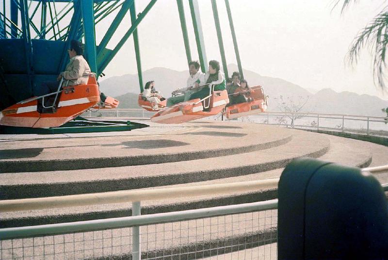 The Public Records Office of the Government Records Service will hold the "Pleasure and Leisure: A Glimpse of Children's Pastimes in Hong Kong" roving exhibition at the Hong Kong Central Library from December 4 to 30. Picture shows a photo of an amusement ride in Ocean Park in the 1980s, courtesy of Ms Ng Yuk-fung.