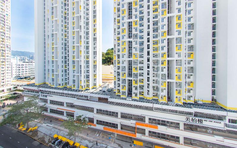 香港房屋委會最近完成深水埗石硤尾邨第六期重建計劃，涉及的兩座住宅大廈為美禧樓及美柏樓，昨日（十二月六日）起入伙。