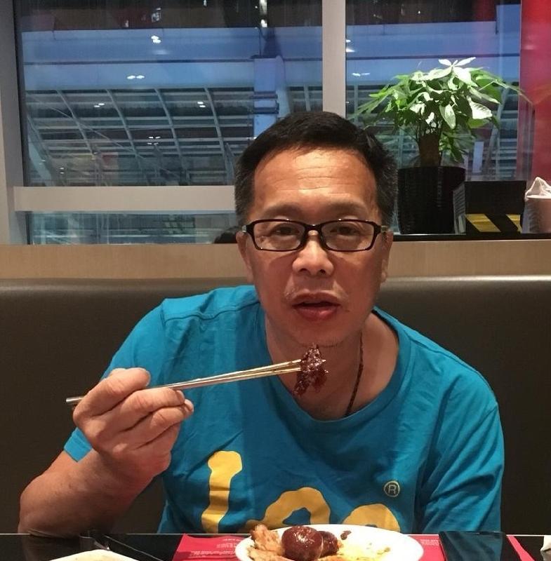 Yan Chi-ho, aged 54, is about 1.75 metres tall, 80 kilograms in weight and of medium build. He has a round face with yellow complexion and short black hair. He was last seen wearing a light brown long-sleeved jacket, light blue jeans and white shoes.
