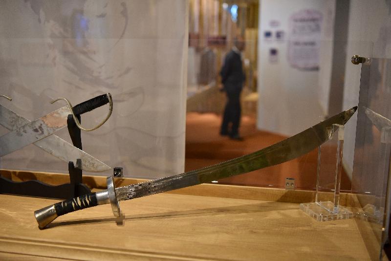 The exhibition "Multifarious Arrays of Weaponry in Hong Kong Cinema", organised by the Hong Kong Film Archive (HKFA) of the Leisure and Cultural Services Department, is being held from today (December 13) to March 8, 2020, at the Exhibition Hall of the HKFA. Photo shows the willow-leaf sabre used by Kwan Tak-hing in the Wong Fei-hung film series.